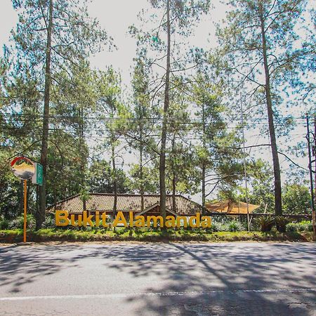 Bukit Alamanda Resort Garut Exterior photo