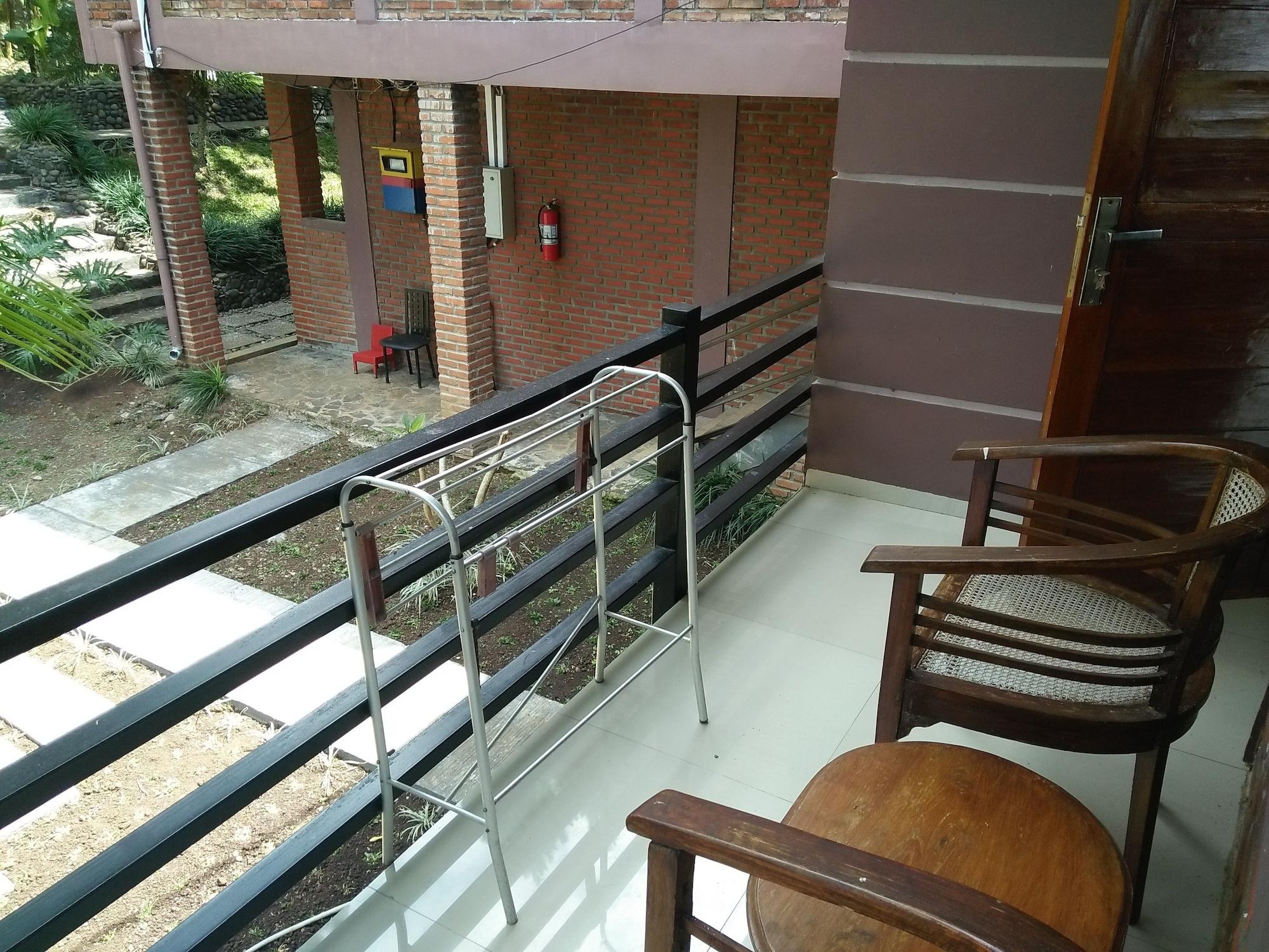 Bukit Alamanda Resort Garut Exterior photo