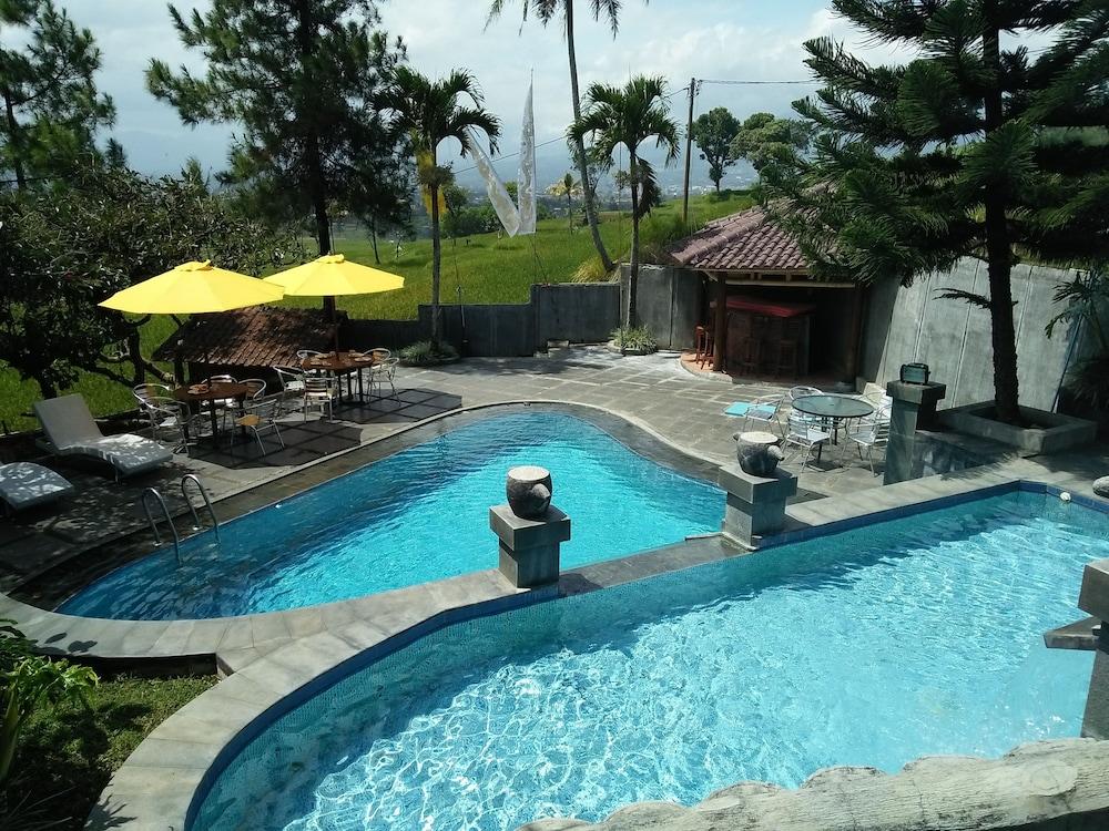 Bukit Alamanda Resort Garut Exterior photo