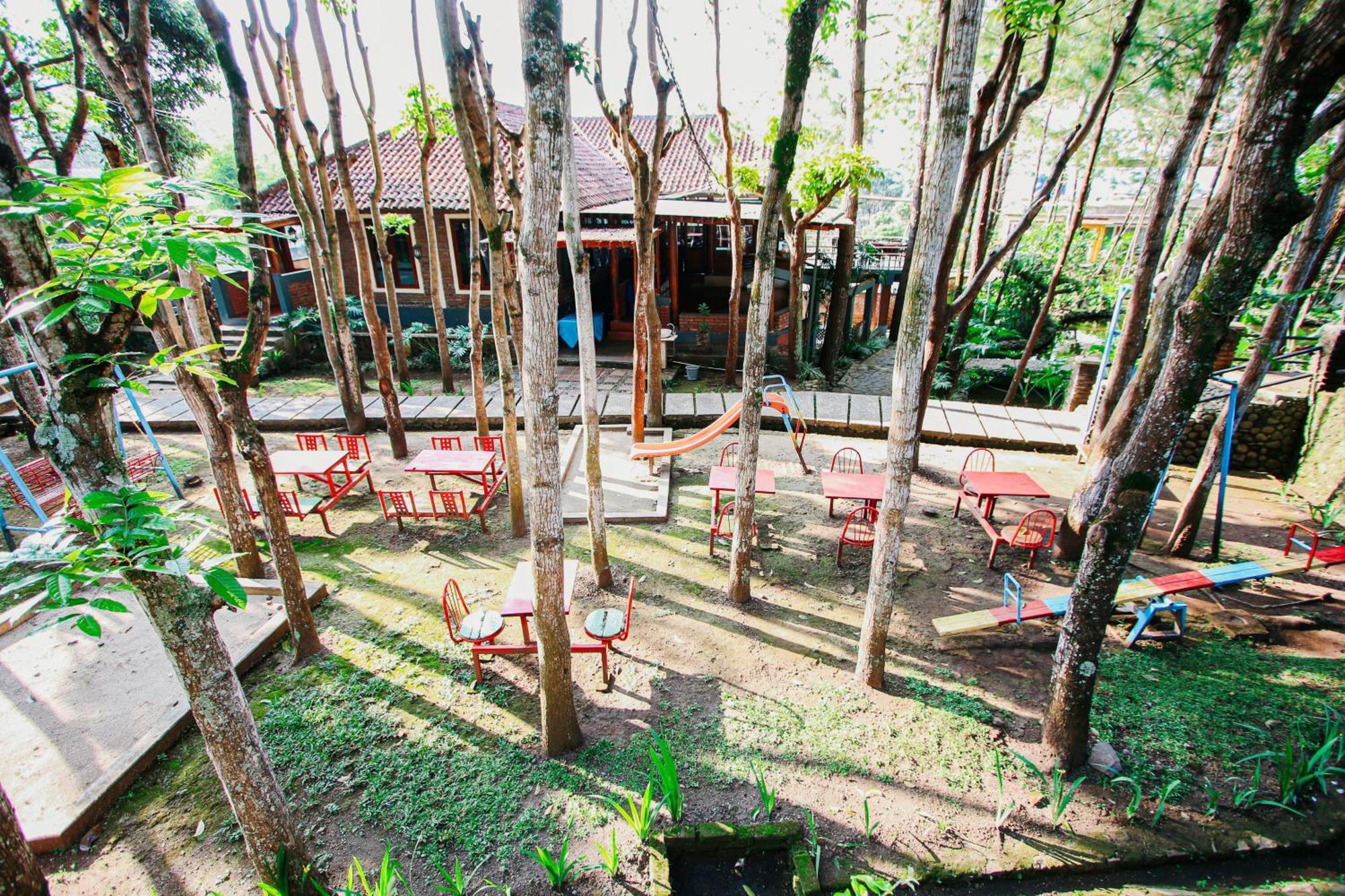 Bukit Alamanda Resort Garut Exterior photo