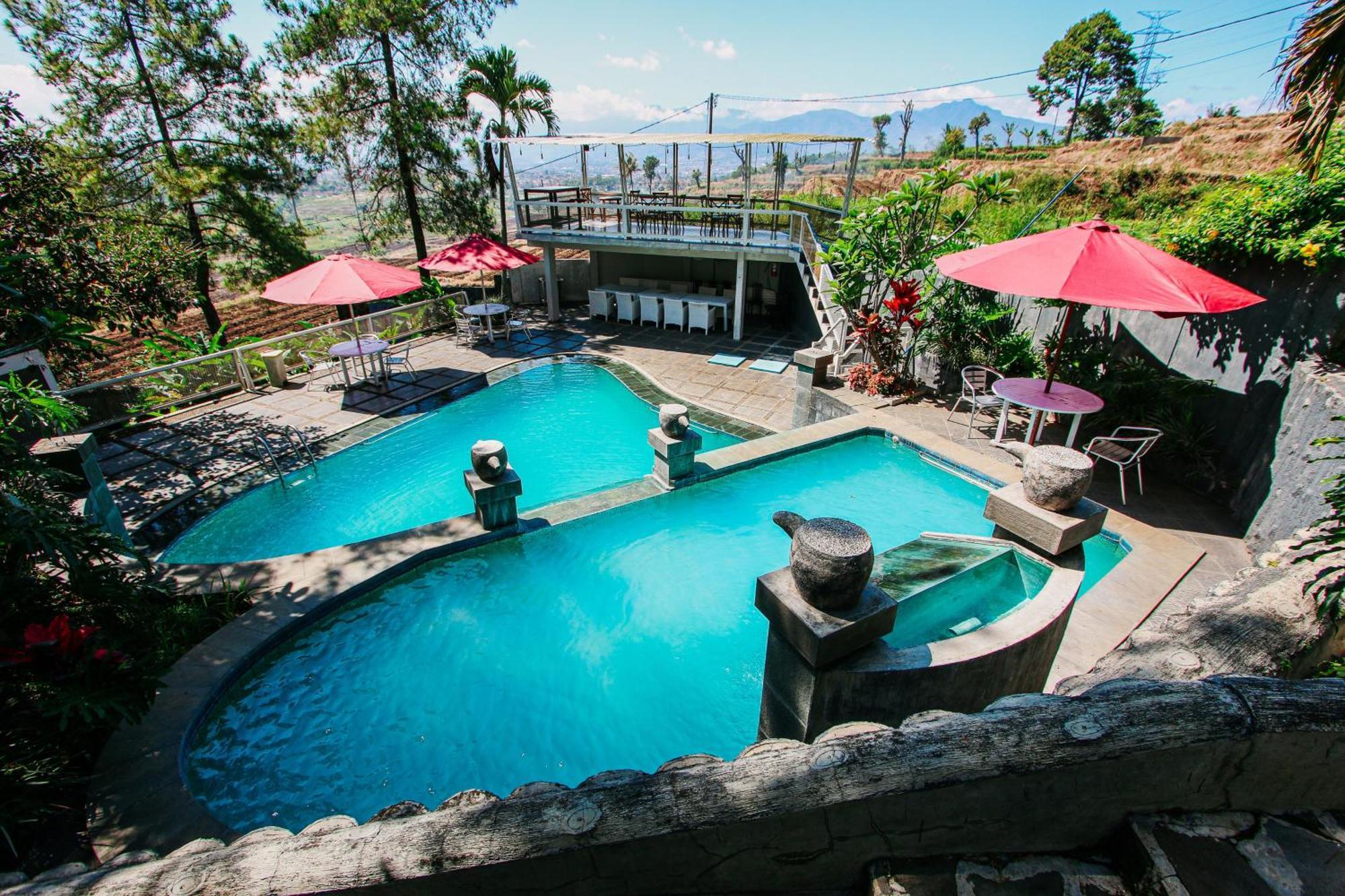 Bukit Alamanda Resort Garut Exterior photo